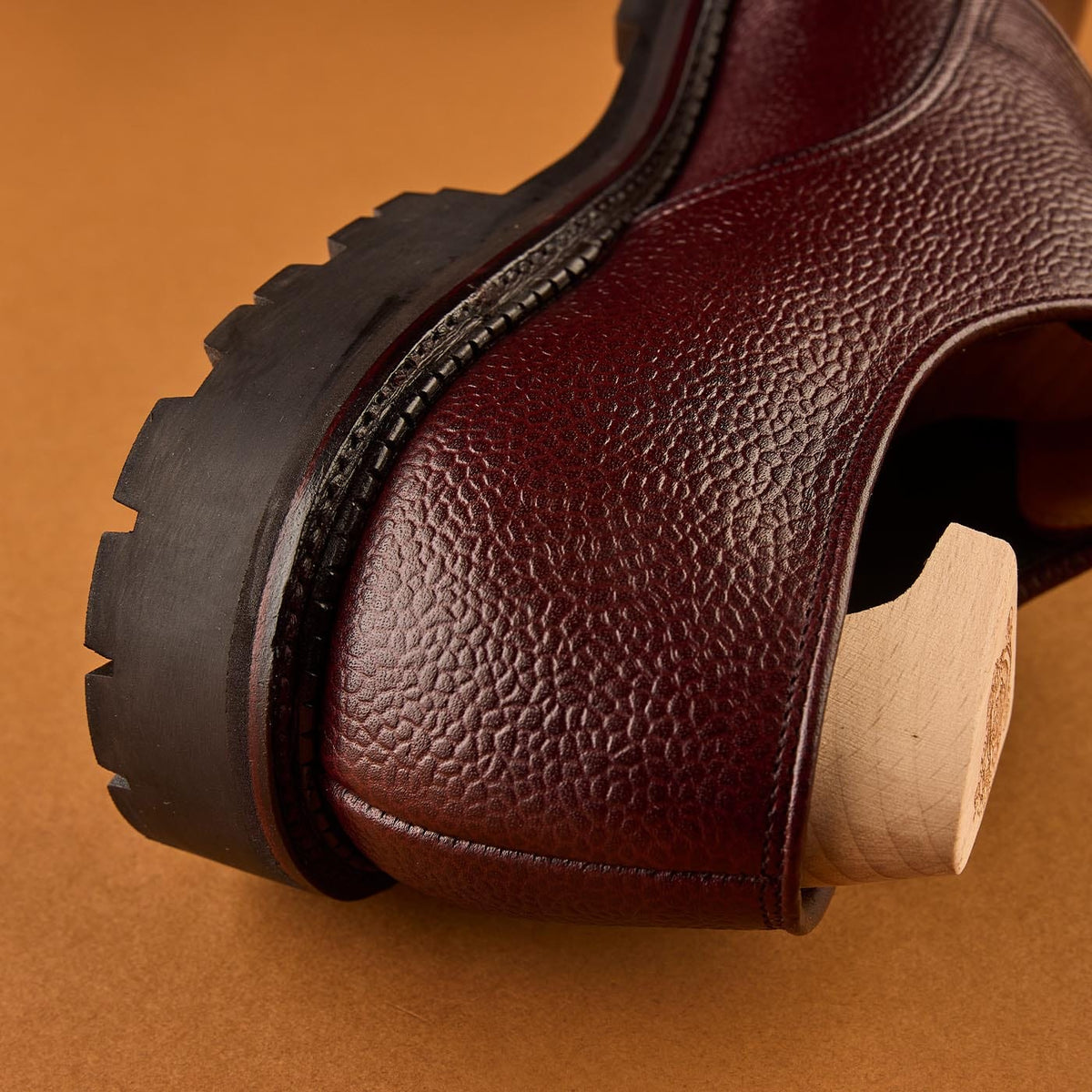 Grasmere Oxblood Zug Grain